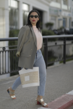 MRS ALWAYS RIGHT – Image 4